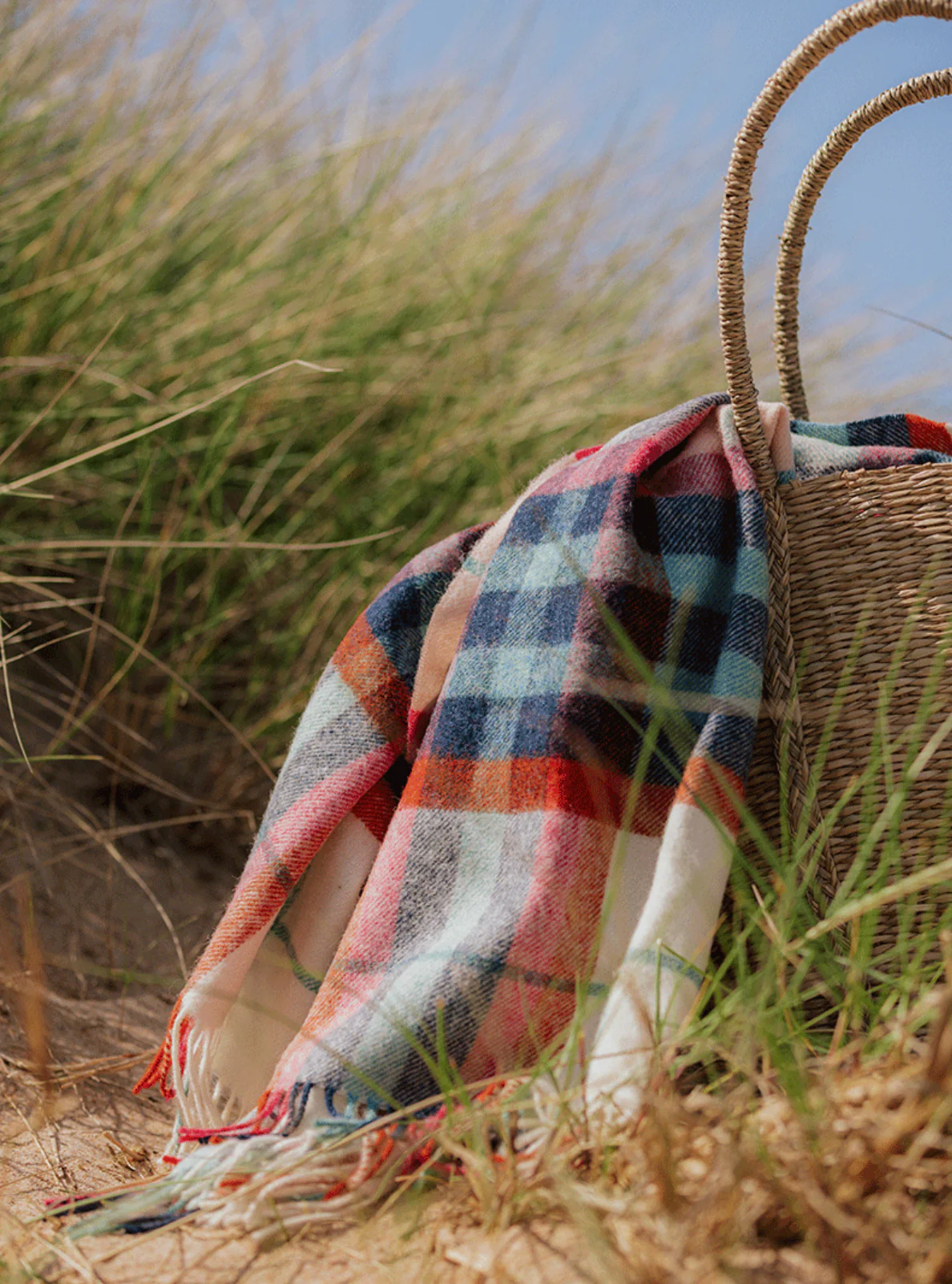 Bronte By Moon Falmouth Shetland Wool Throw, Ivory/ Red - Image 3