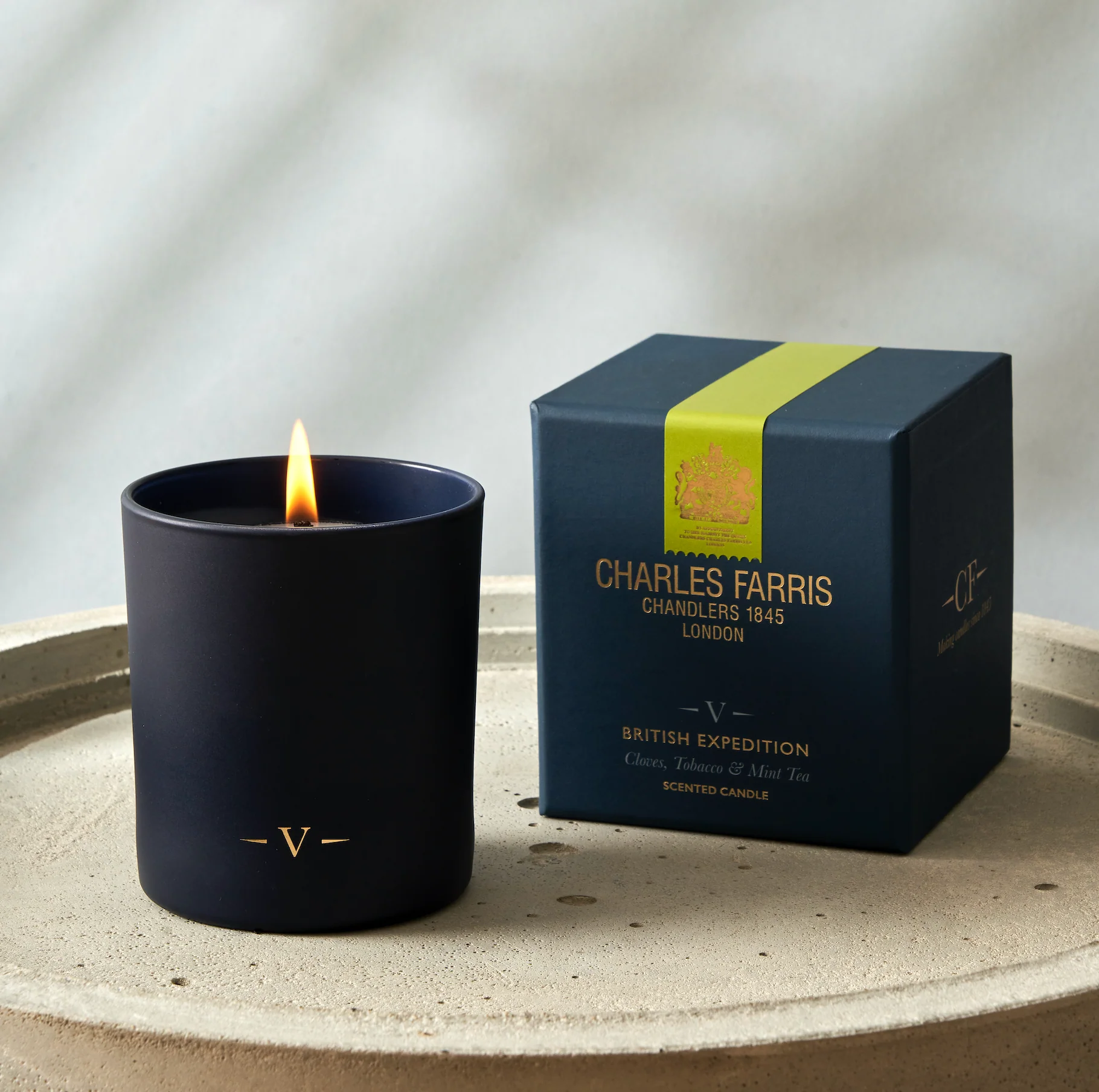 Charles Farris British Expedition Scented Candle, Cloves, Tobacco and Mint Tea - Image 2