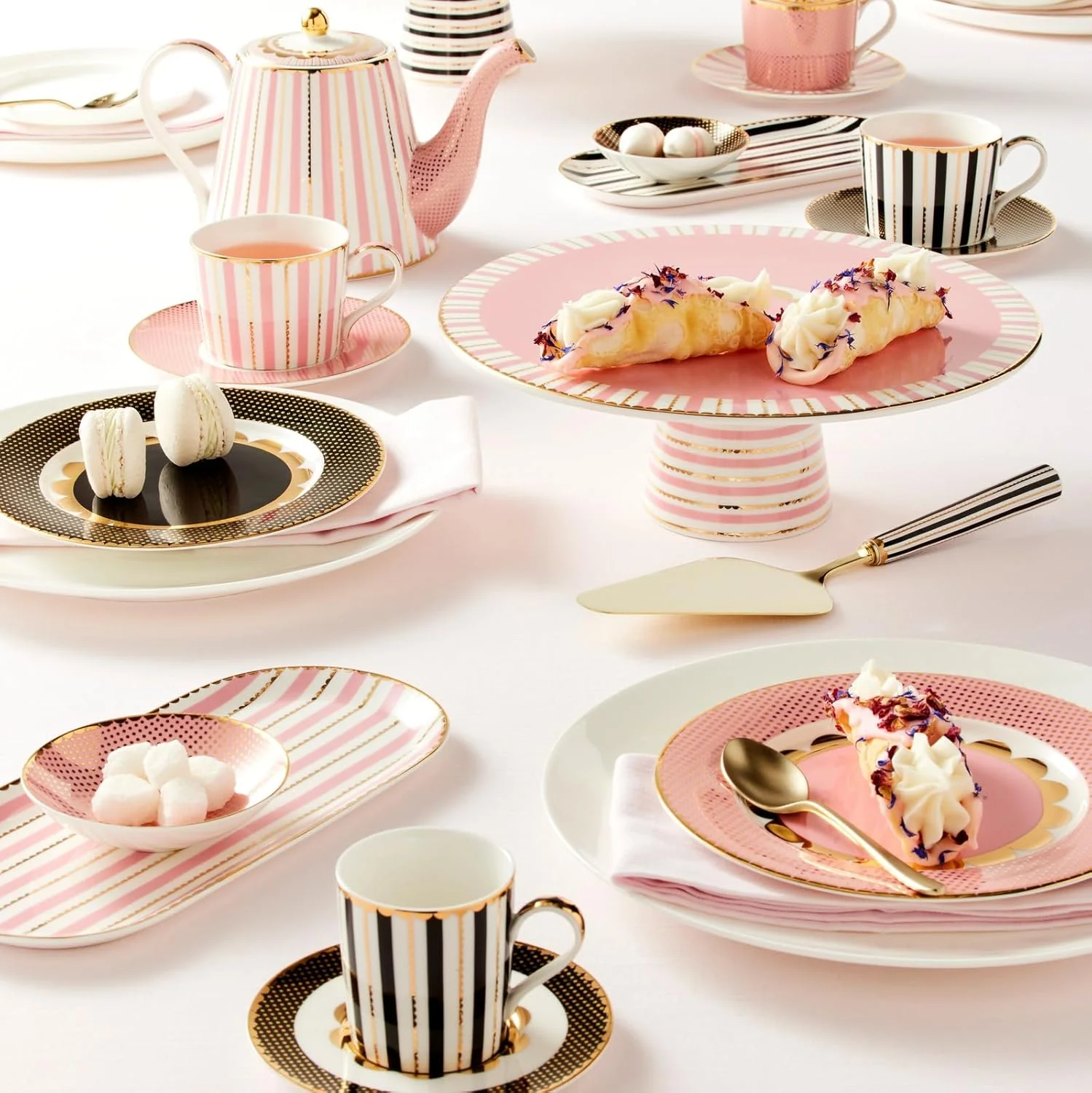 Maxwell & Williams Teas & C's Regency Tea Plate, Pink - Image 2