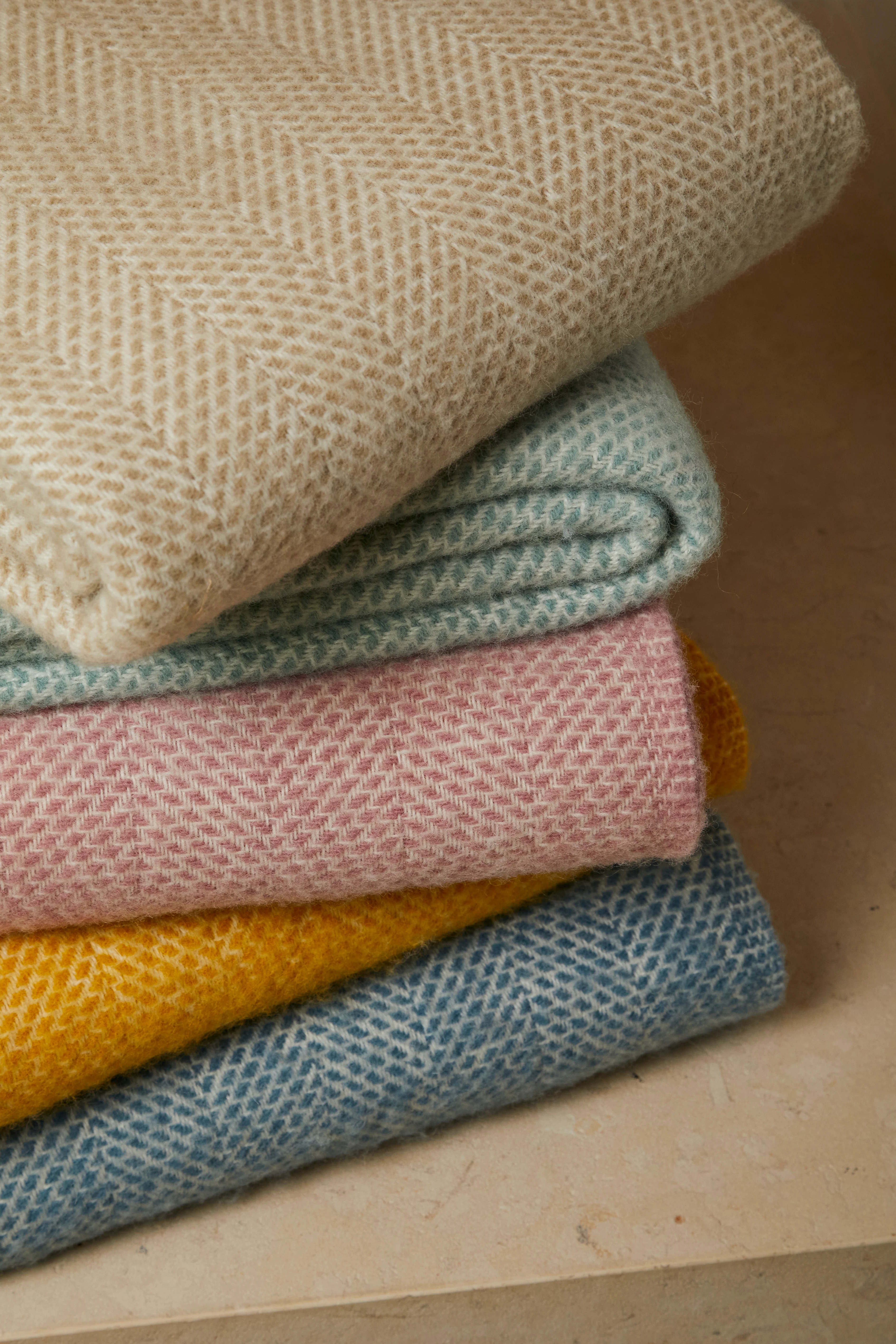 Tweedmill Beehive Pure New Wool Throw, Dusty Pink - Image 3