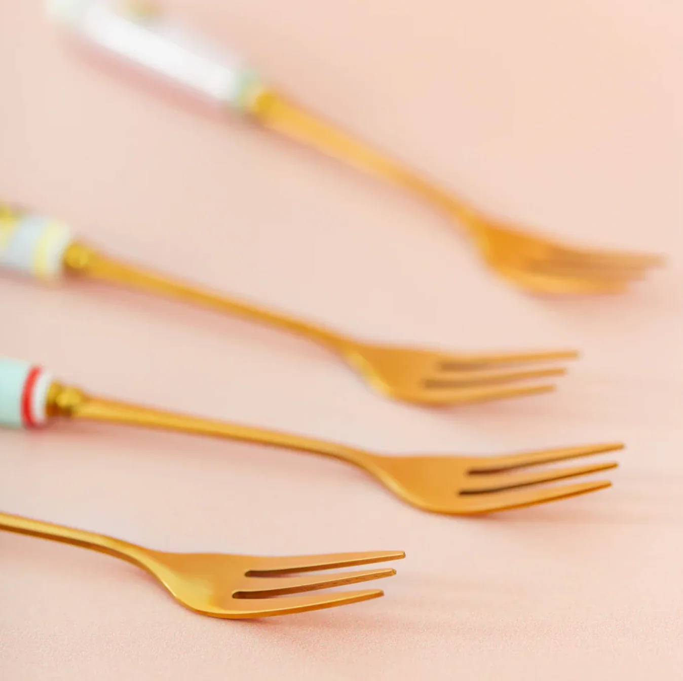 Yvonne Ellen Cake Fork Set, Bee - Image 3